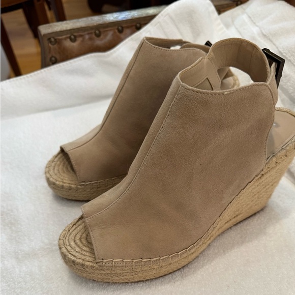 Kenneth Cole New York - peep toe espadrille wedge - Picture 2 of 12